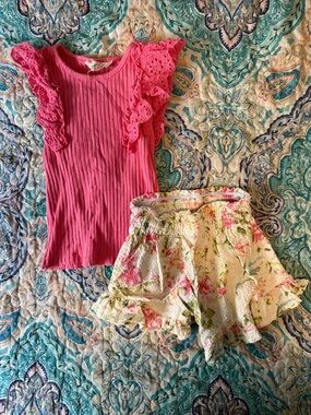 Jessica Simpson Girls Pink Ruffle-Sleeve Top and Floral Cream Shorts Set